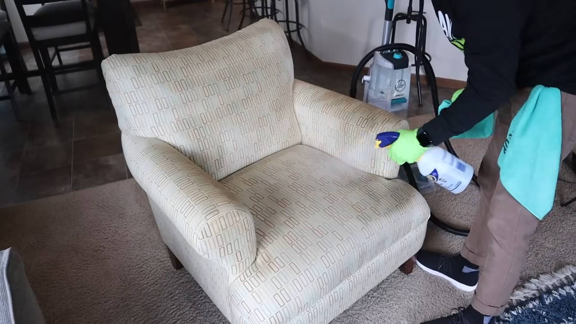 Sofa reinigen wie Profi