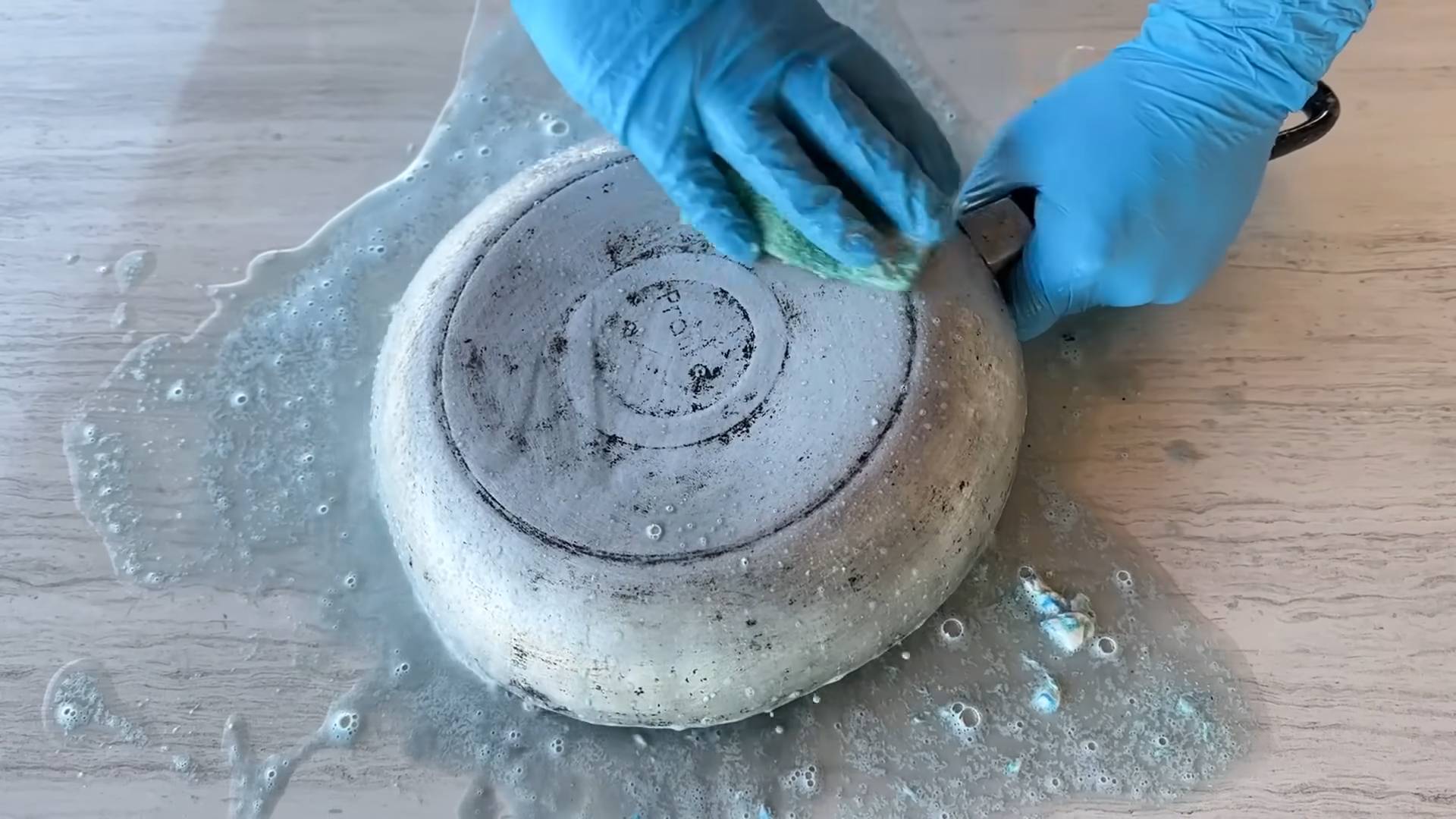 Backofen reinigen mit Cola
